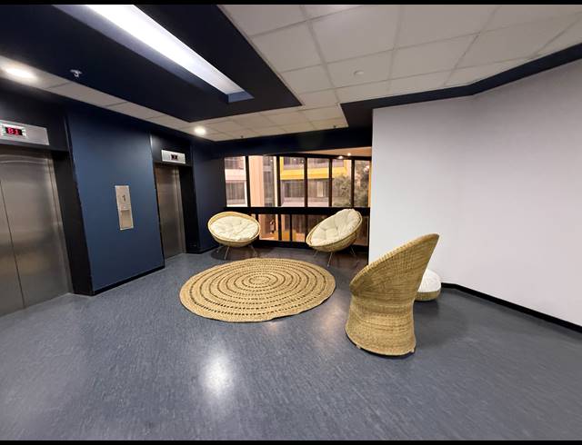108M² OFFICE TO LET IN PARKTOWN